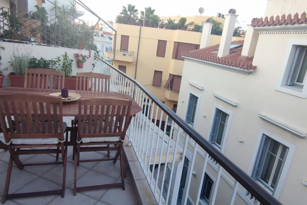 Apartamento Plaka'S Heart Atenas Exterior foto